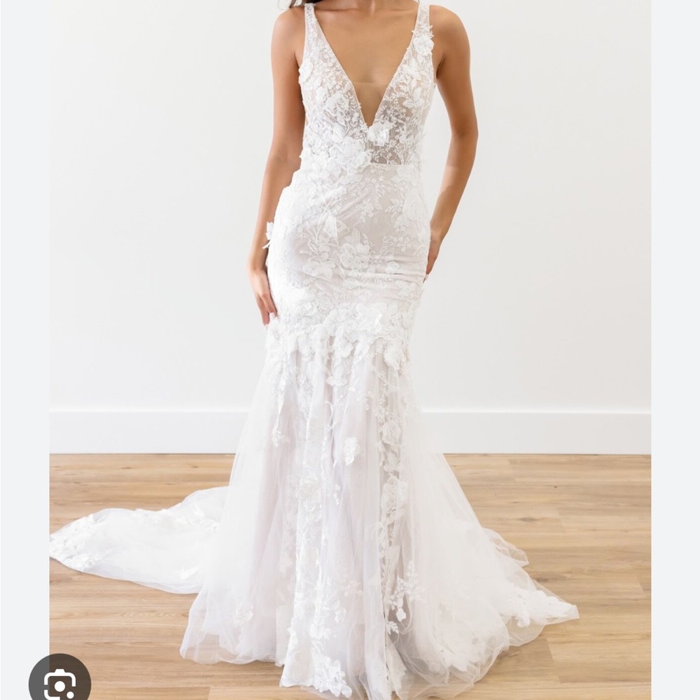 Watters White Lace Plunging V-Neck Mermaid Wedding Dress